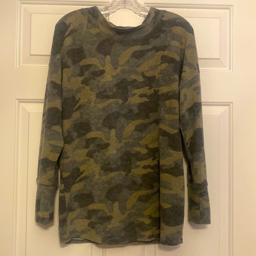 Cherish Camo Top Sz Small